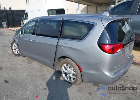 2018 Chrysler Pacifica Touring Plus z USA, uszkodzony, nr VIN 2C4RC1FG3JR126109